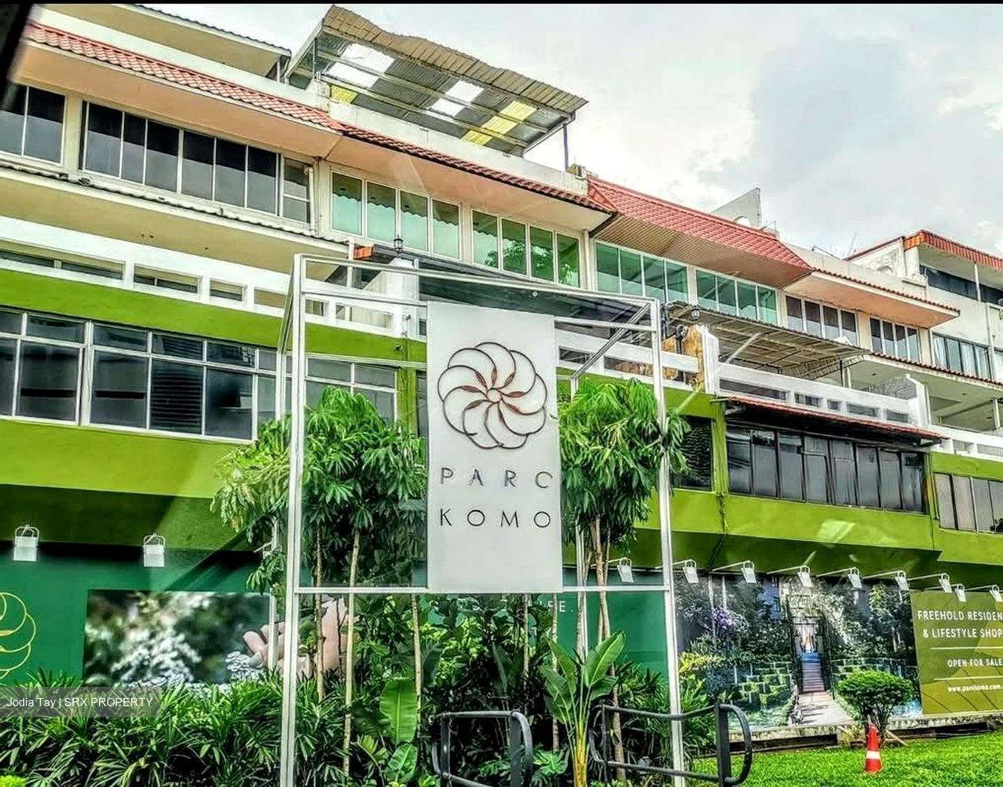 Parc Komo (D17), Retail #586035901